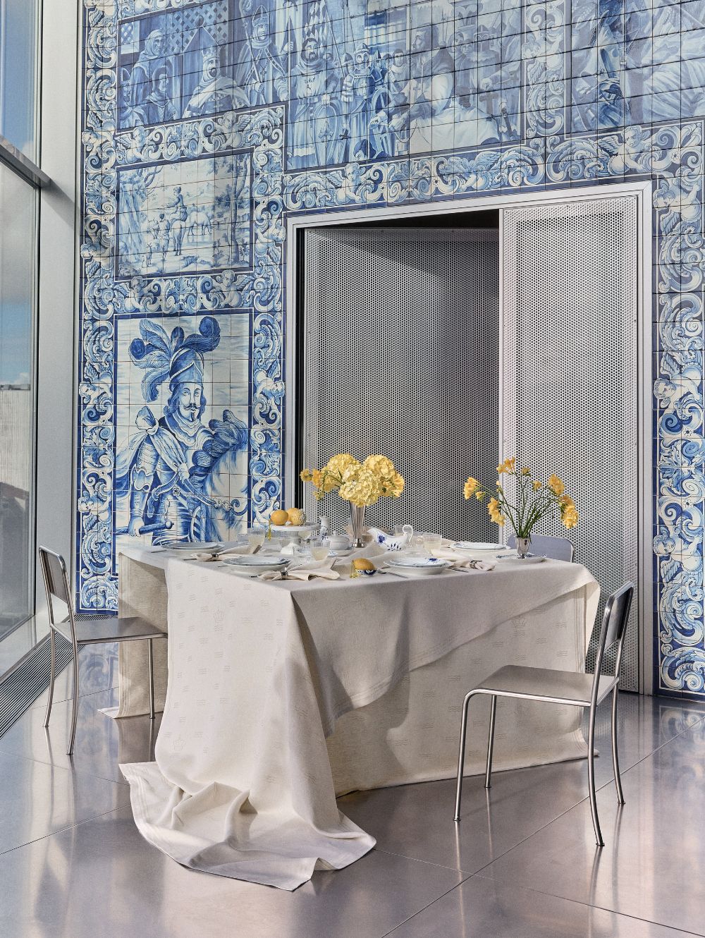 Bord dækket med Royal Copenhagen