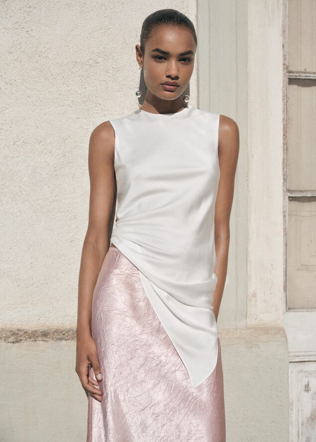Creased-effect satin skirt