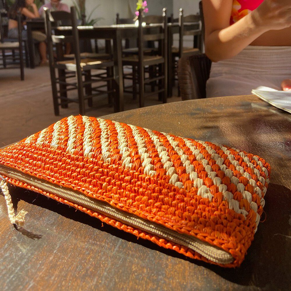 MIMOSE - CLUTCH - BRAIDED RAFFIA - H13 X W25 X D5 CM