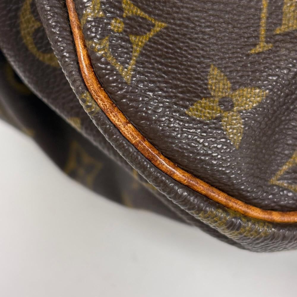 Louis Vuitton Saumur