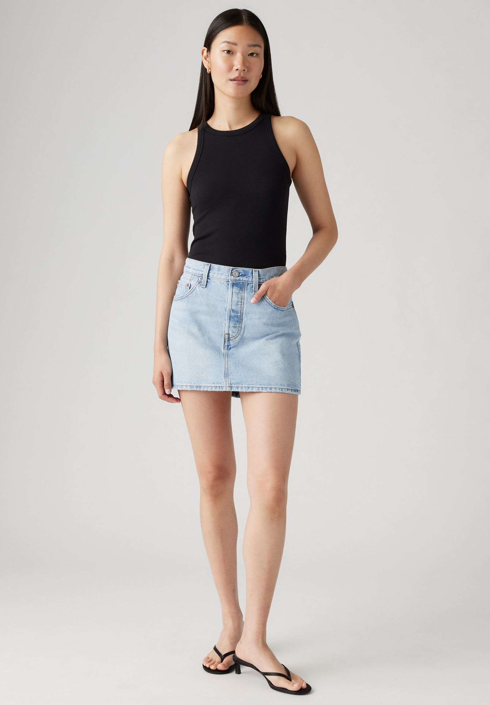ICON SKIRT FRONT AND CENTER
