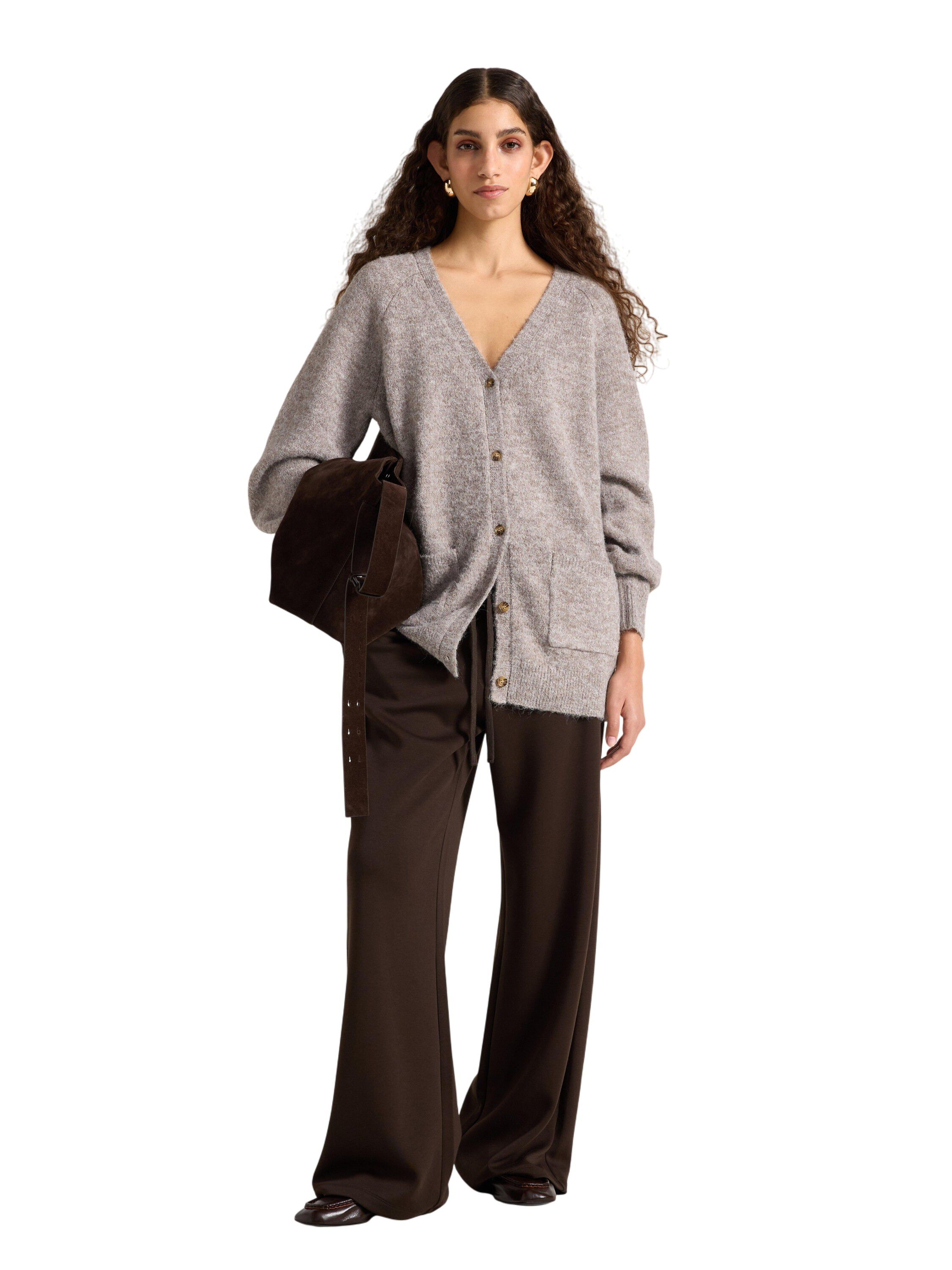 Strikket cardigan med en lidt l&aelig;nge