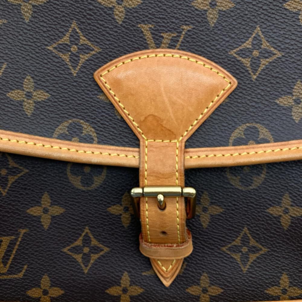 Louis Vuitton Saumur