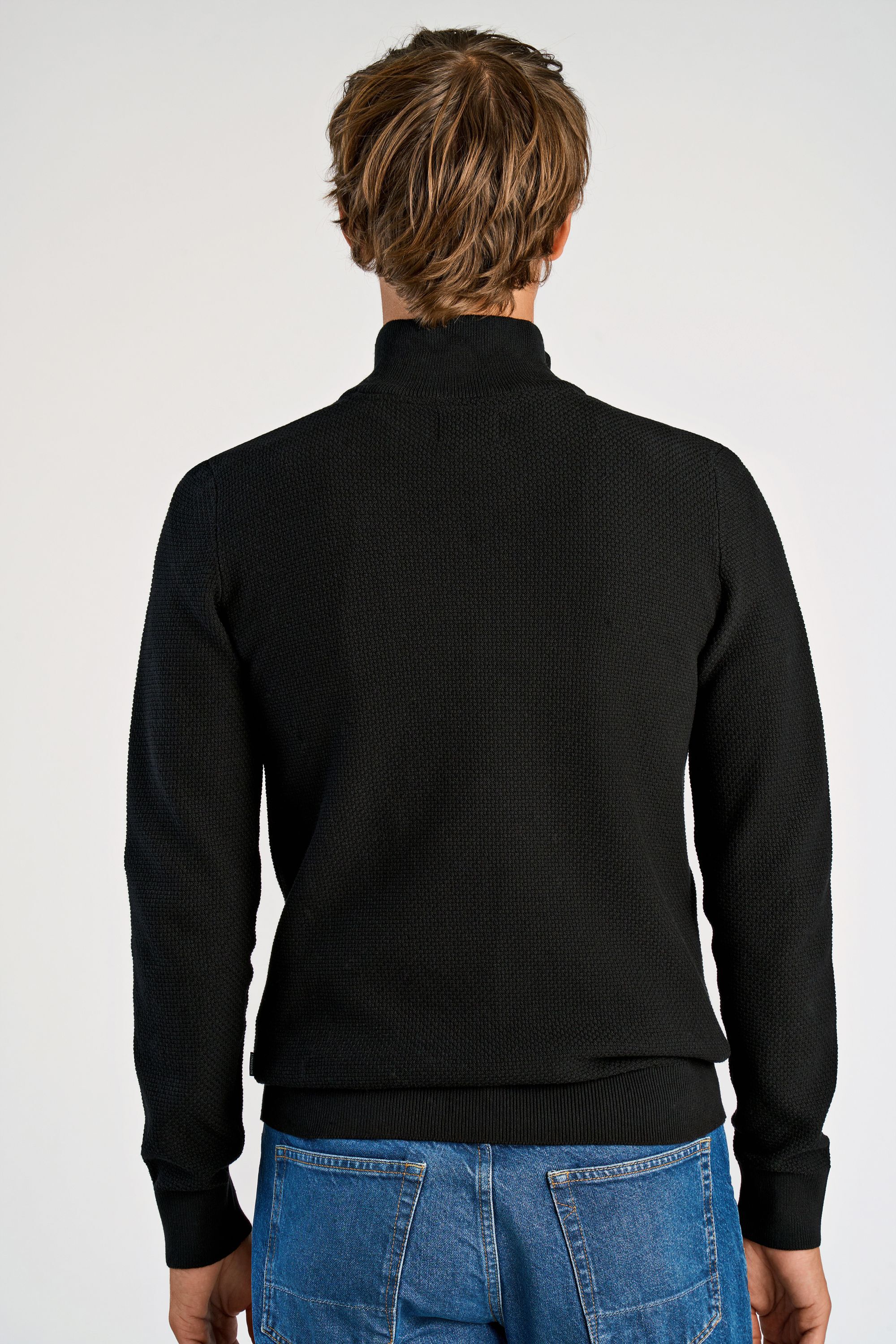 Recycle structure half zip