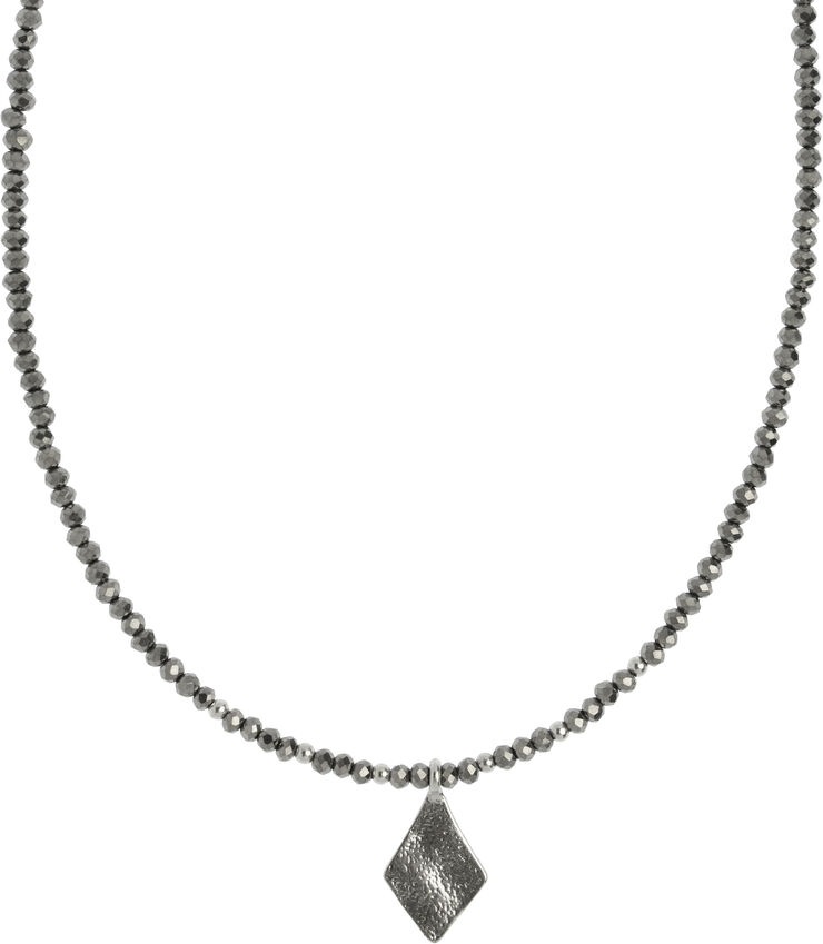 Rhombus perlehalskæde. Mål: 42 cm
