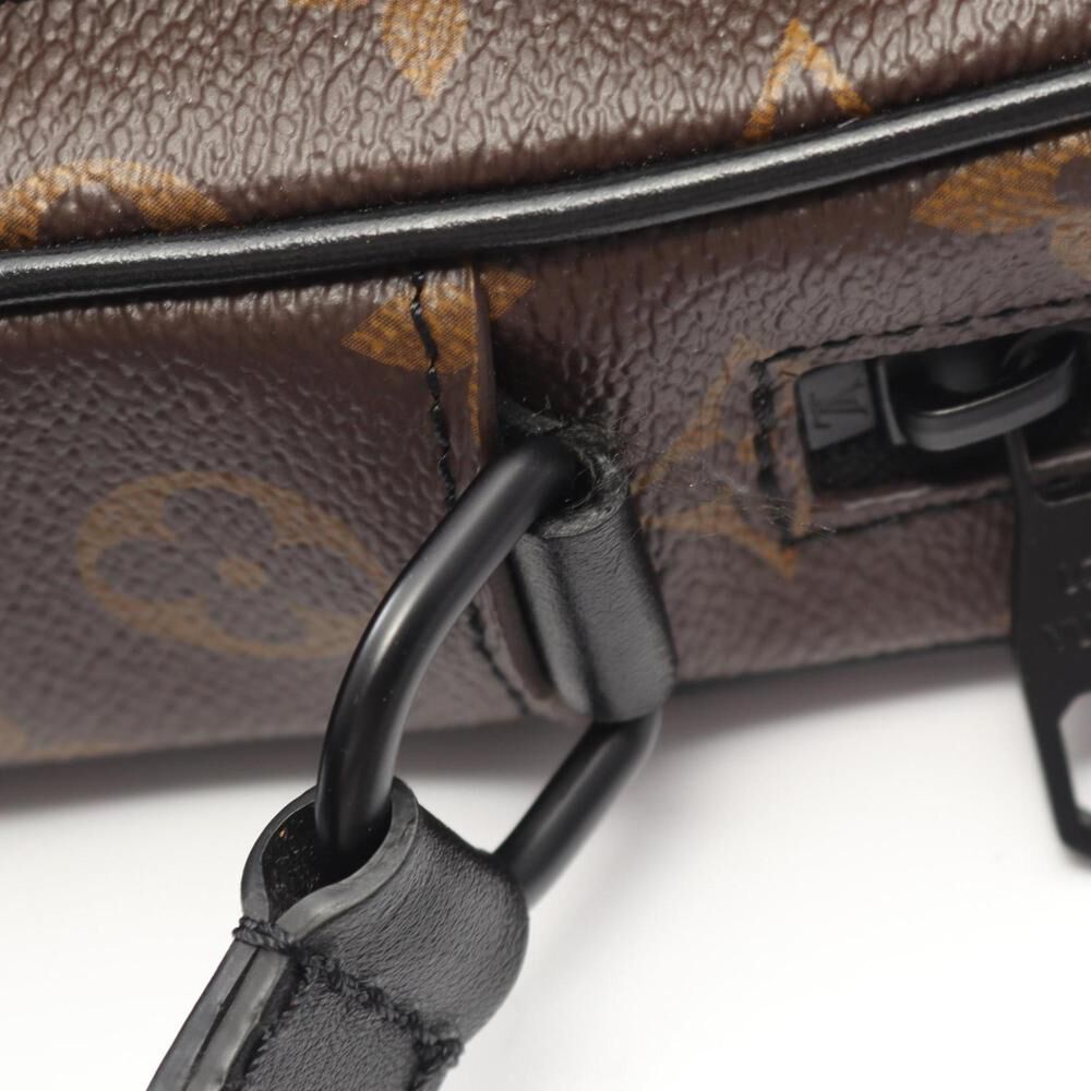 Louis Vuitton Shoulder Bags