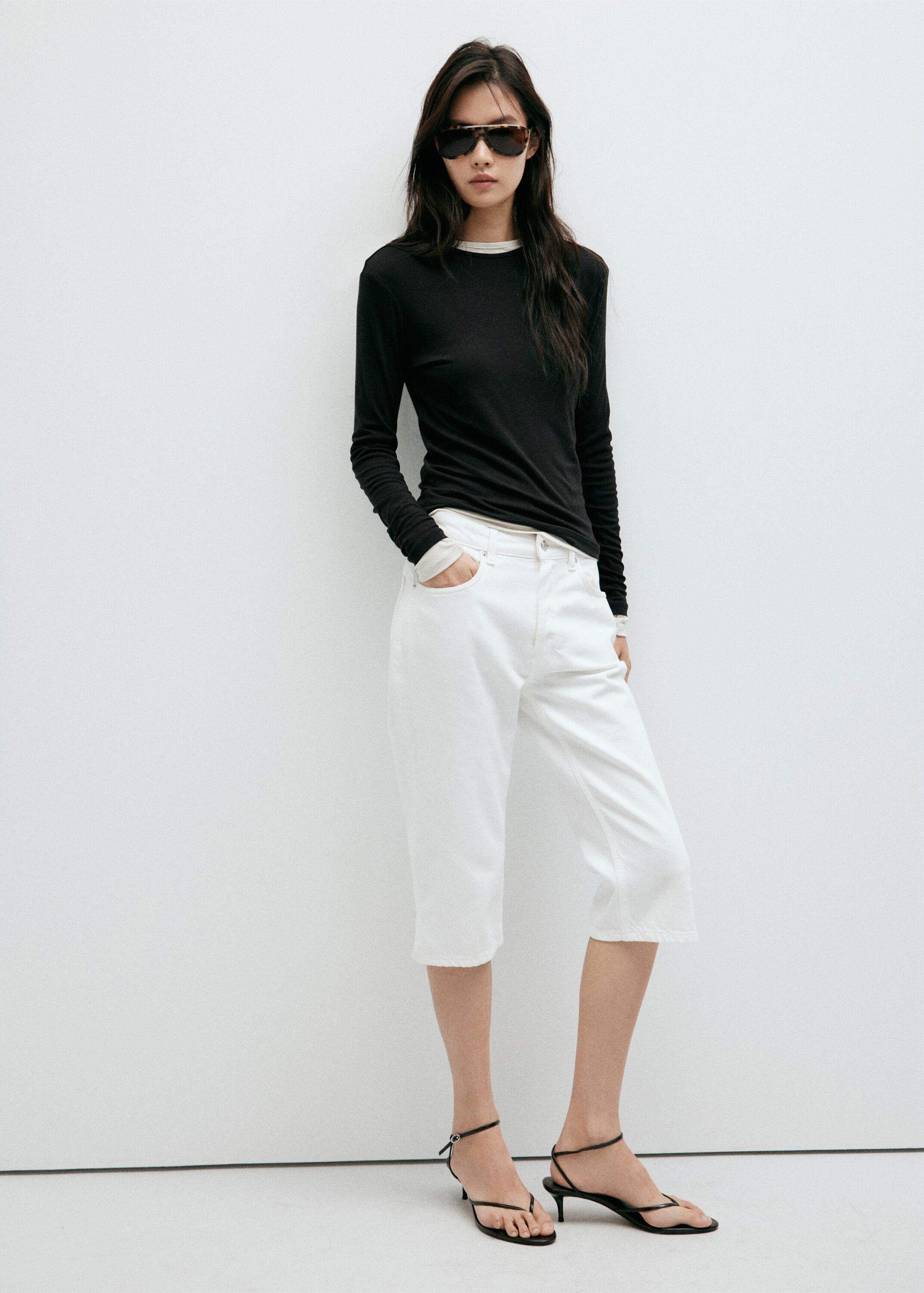 Long-sleeved fitted t-shirt