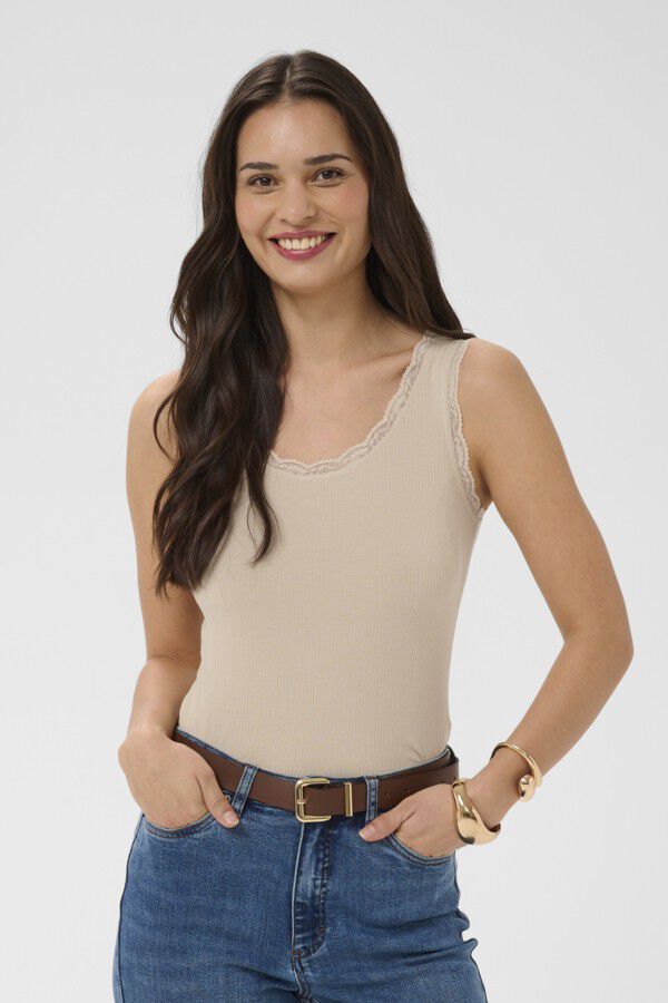 KAomi top