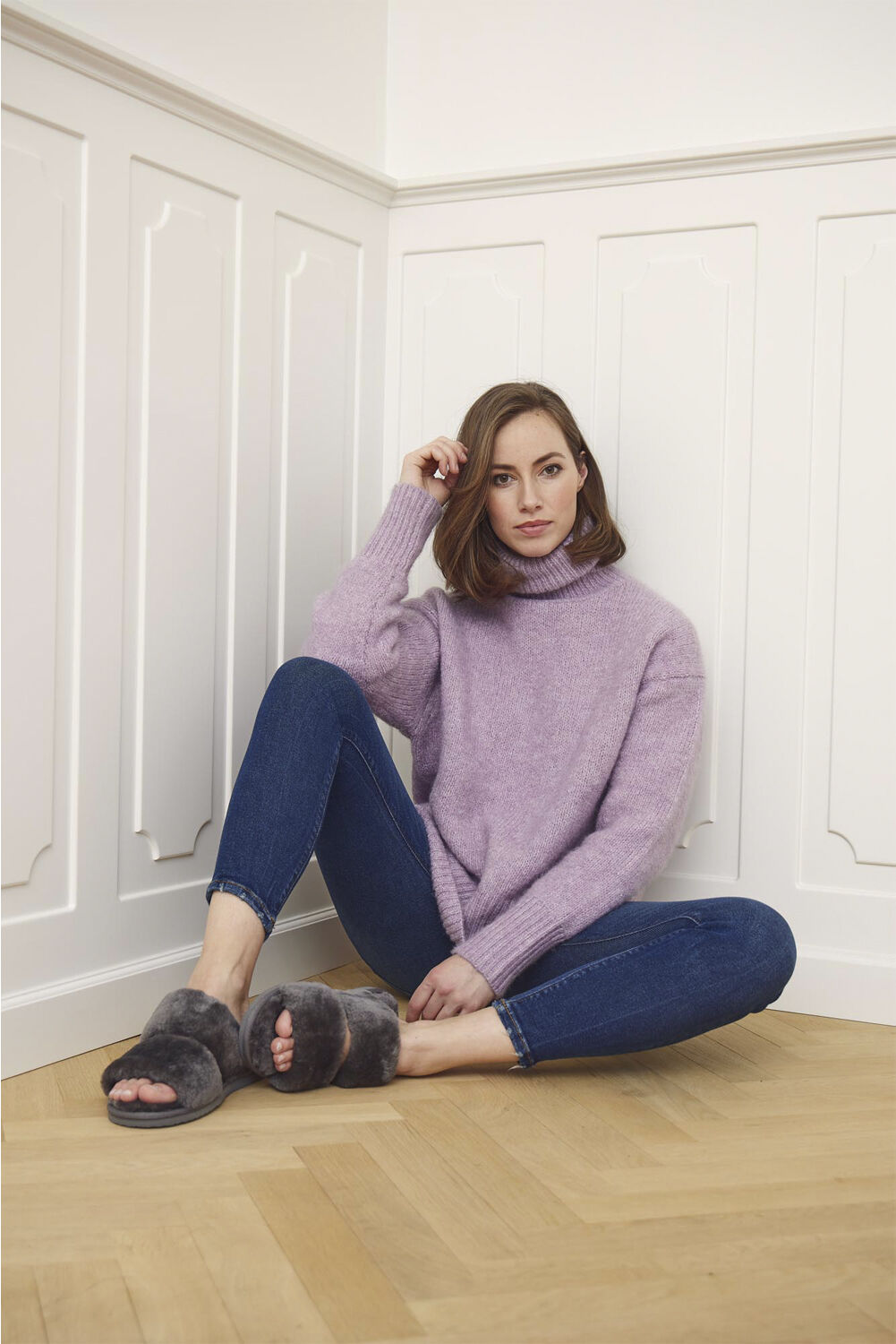 Slippers of 100% New Zealand Sheepskin, Dark Grey