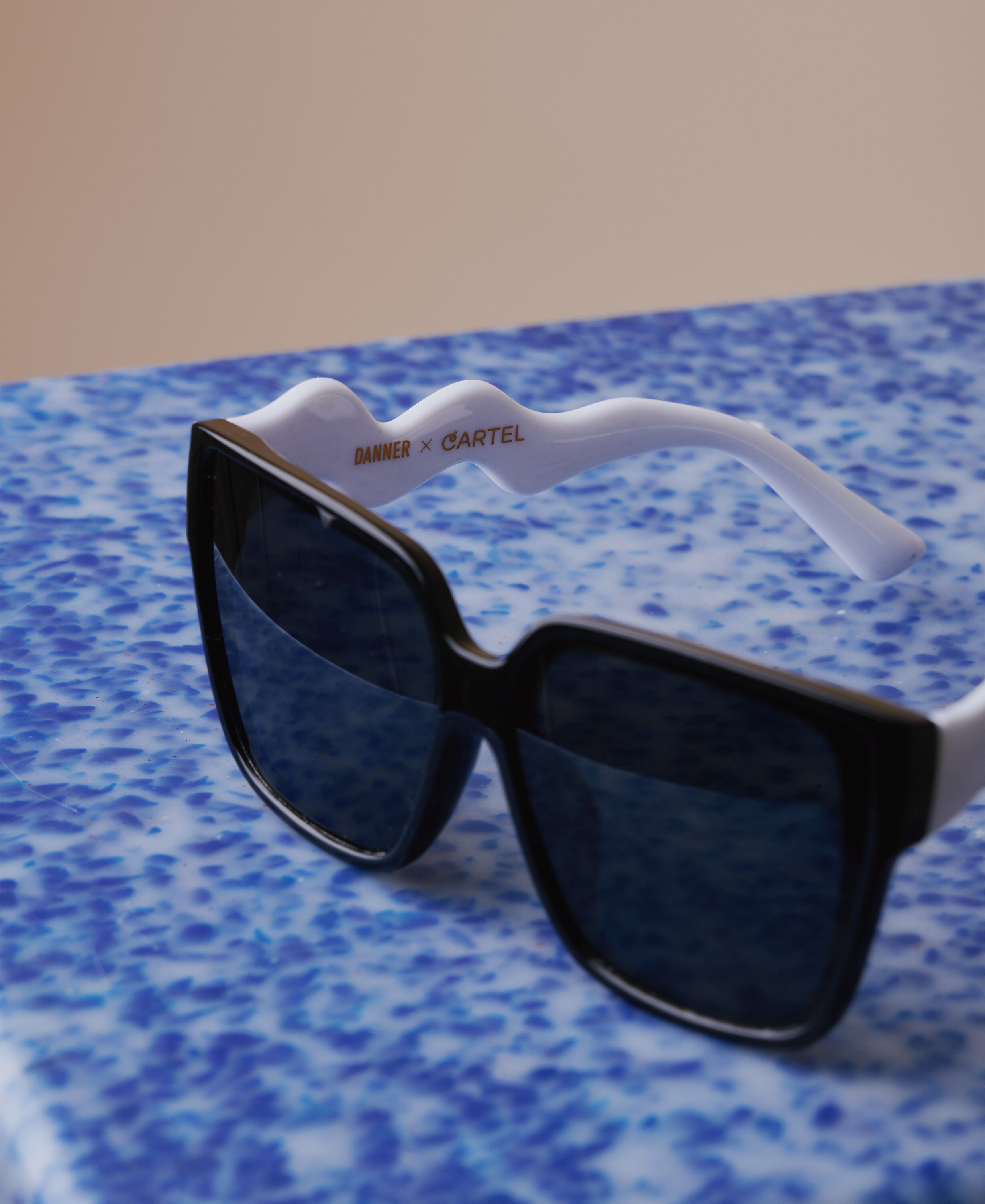 Danner x Cartel Square Sunnies - Nero/Shell