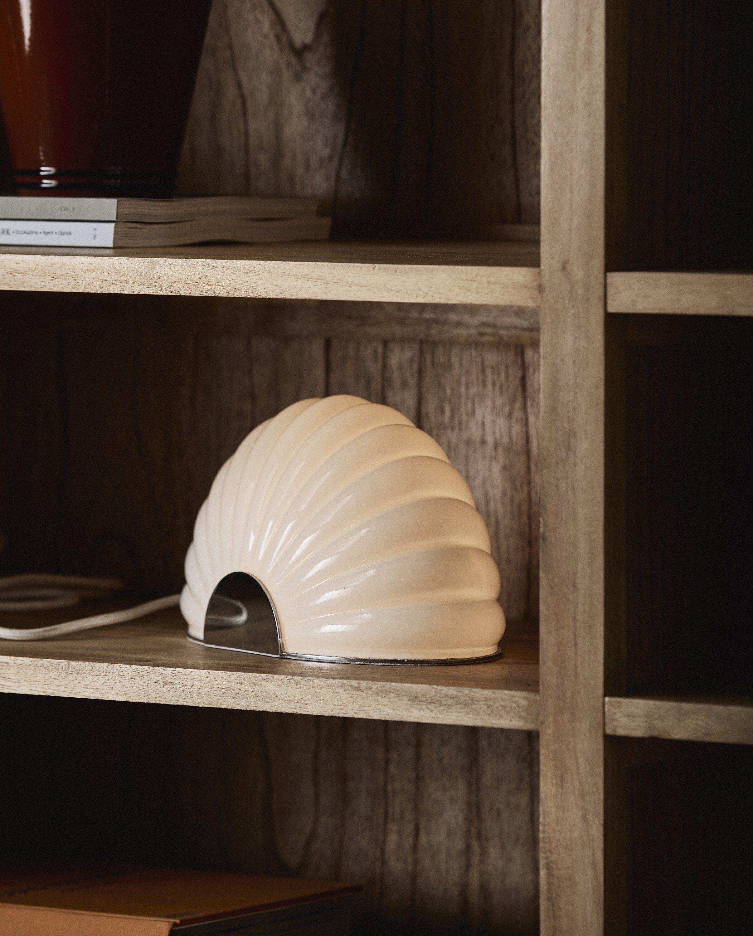 CHIA lamp w. chrome finish - white