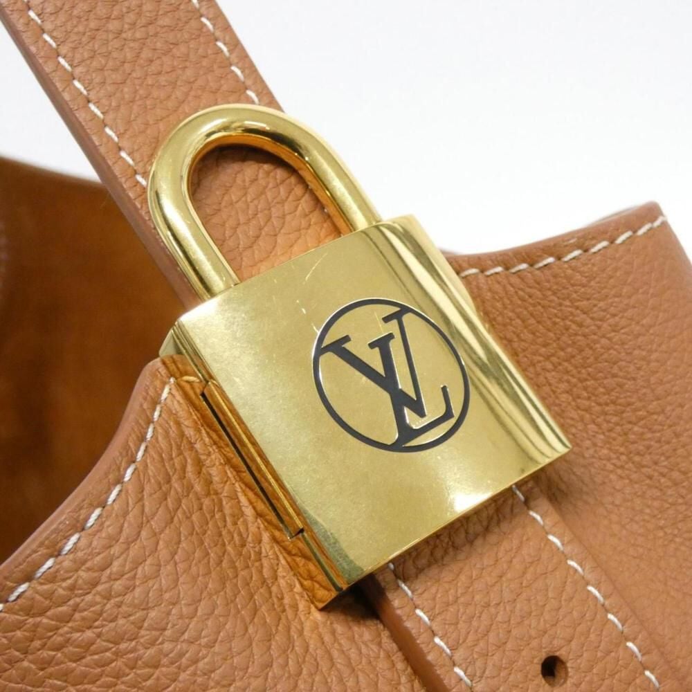 Louis Vuitton Shoulder Bags