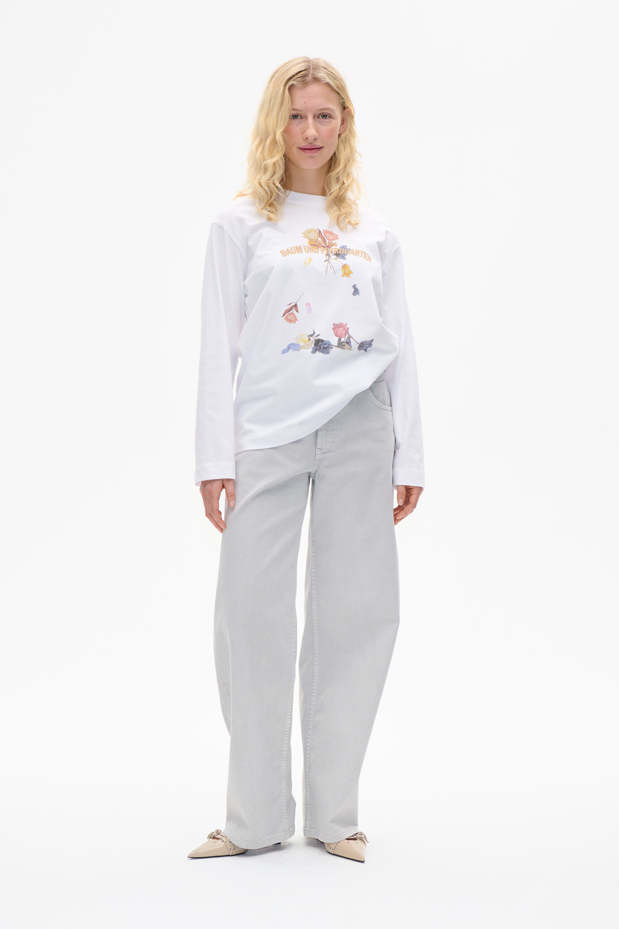 JEEVONA T-Shirt