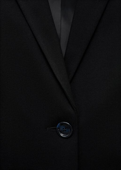 Fitted suit jacket