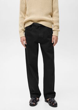 Loose-fit jeans