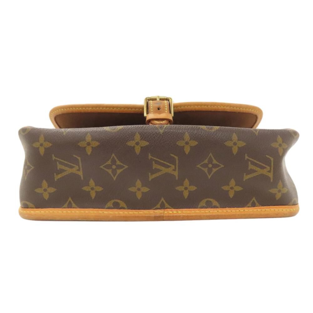 Louis Vuitton Saumur