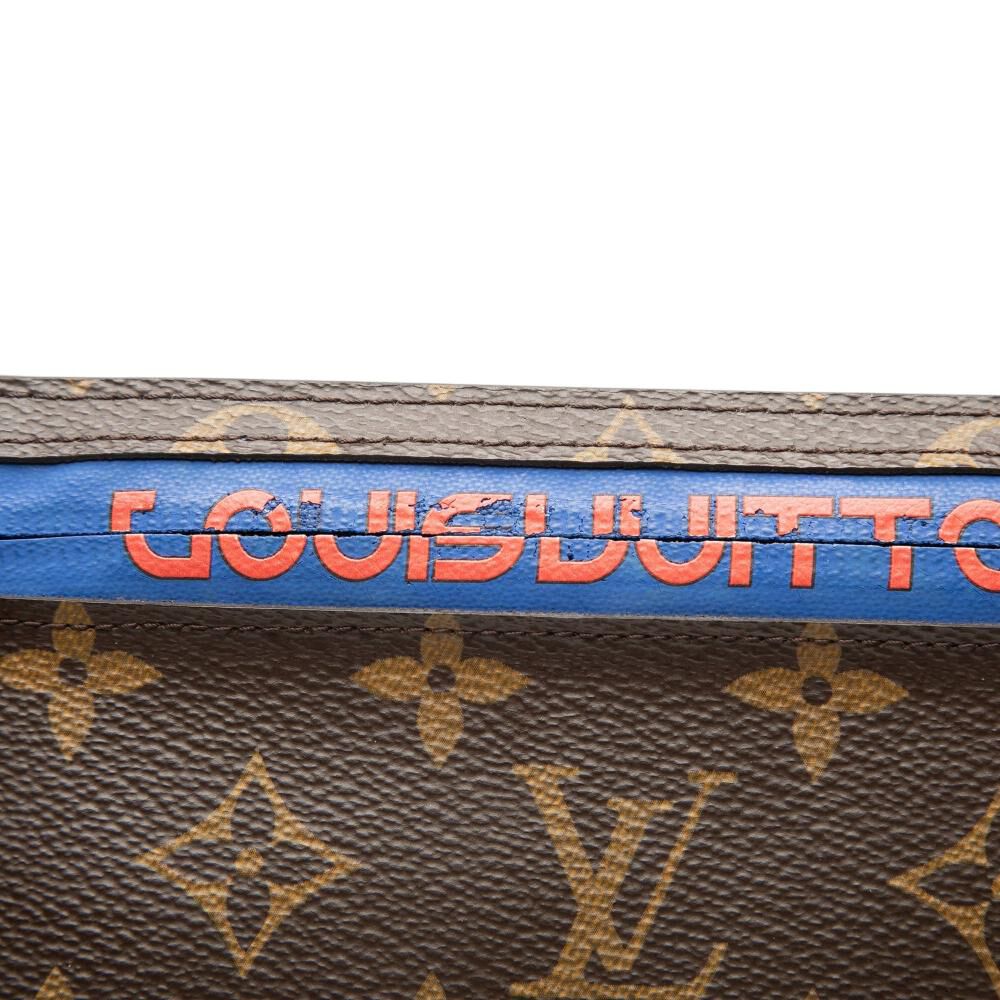 Louis Vuitton Clutch