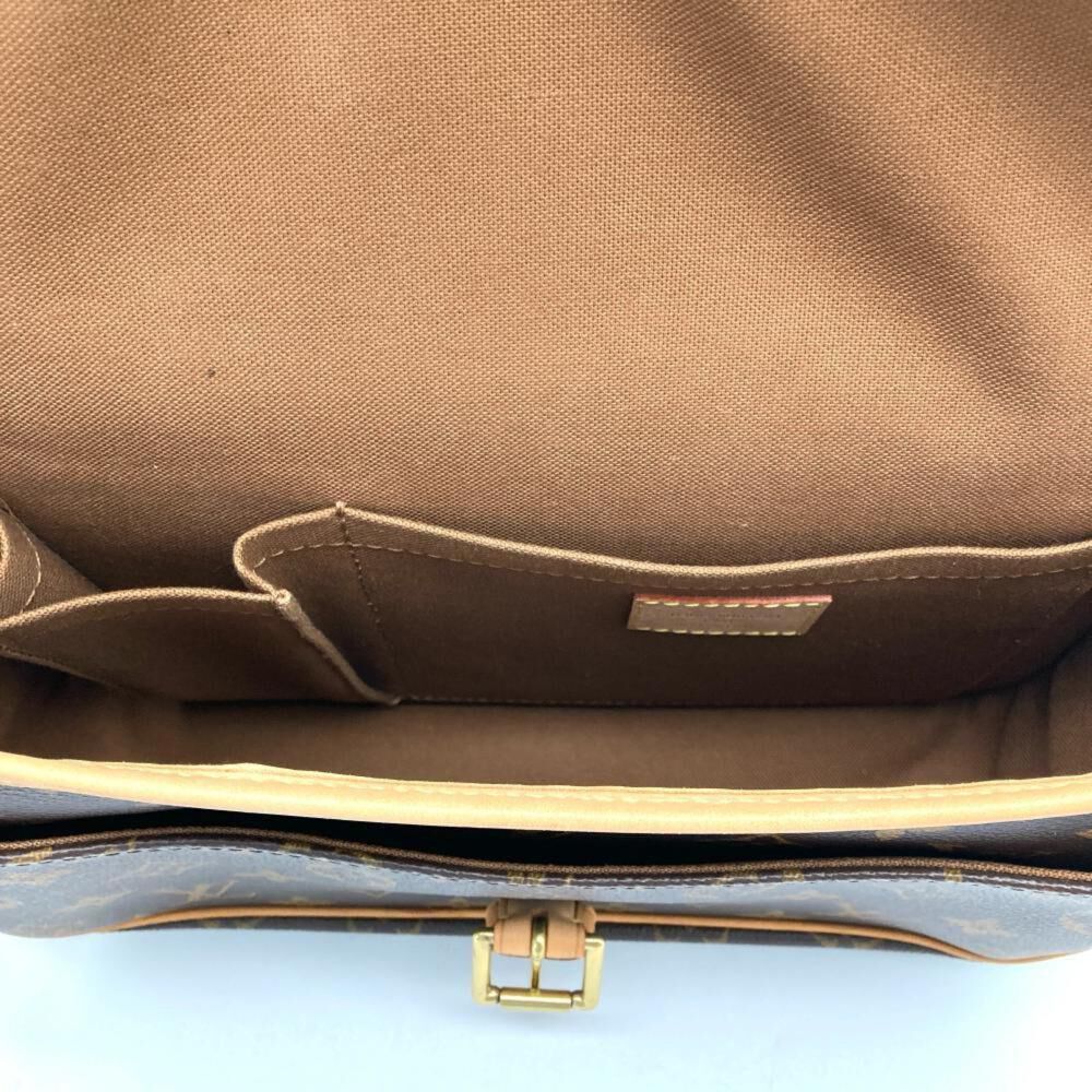 Louis Vuitton Saumur