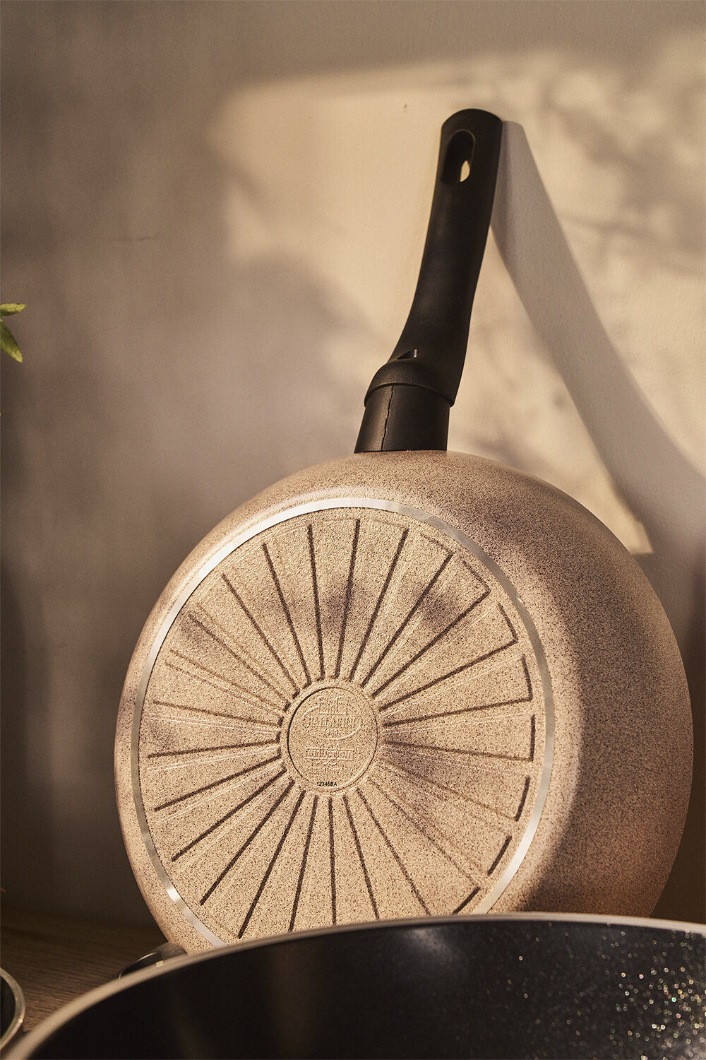 Ledro Stekpanna 28 Beige Rund Aluminum