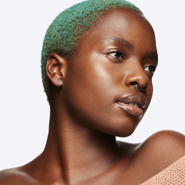 Studio Radiance Moisturizing + Illuminating Silky Primer