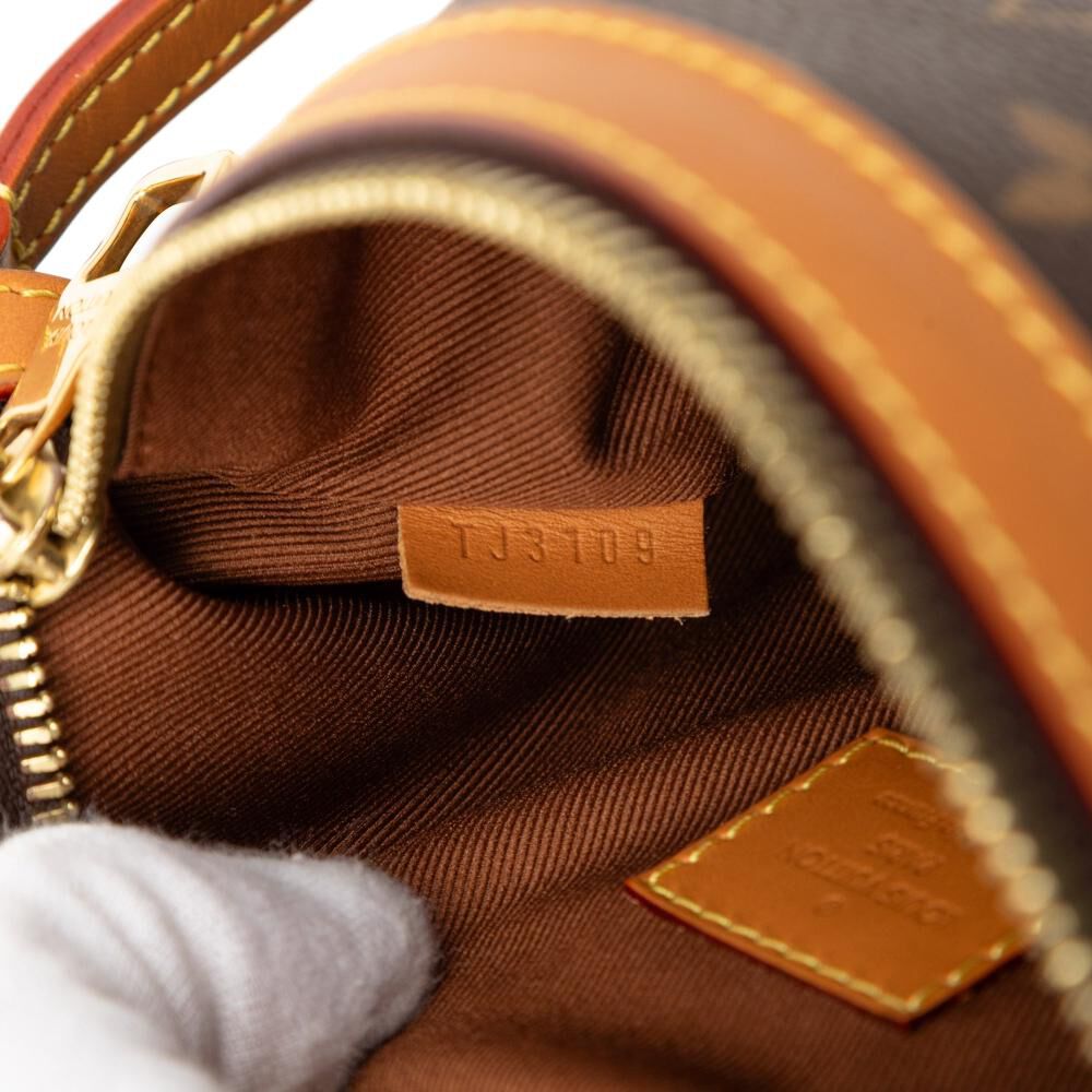 Louis Vuitton Messenger