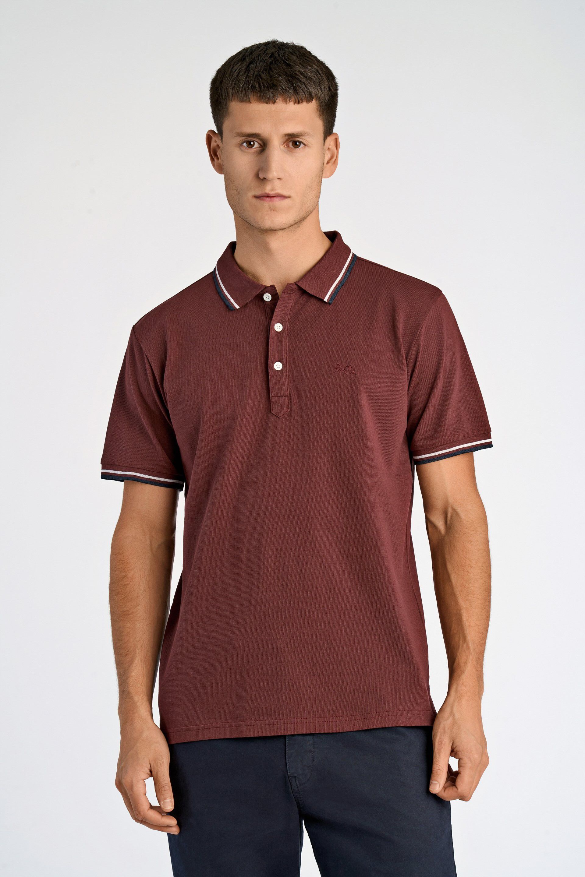 Polo shirt w. contrast piping