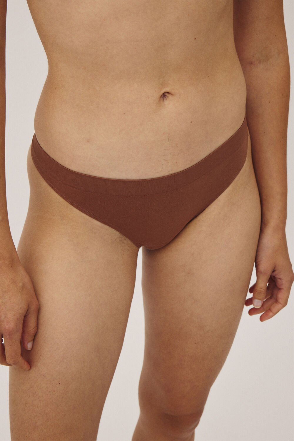 Mellanie 5 S Seamless String