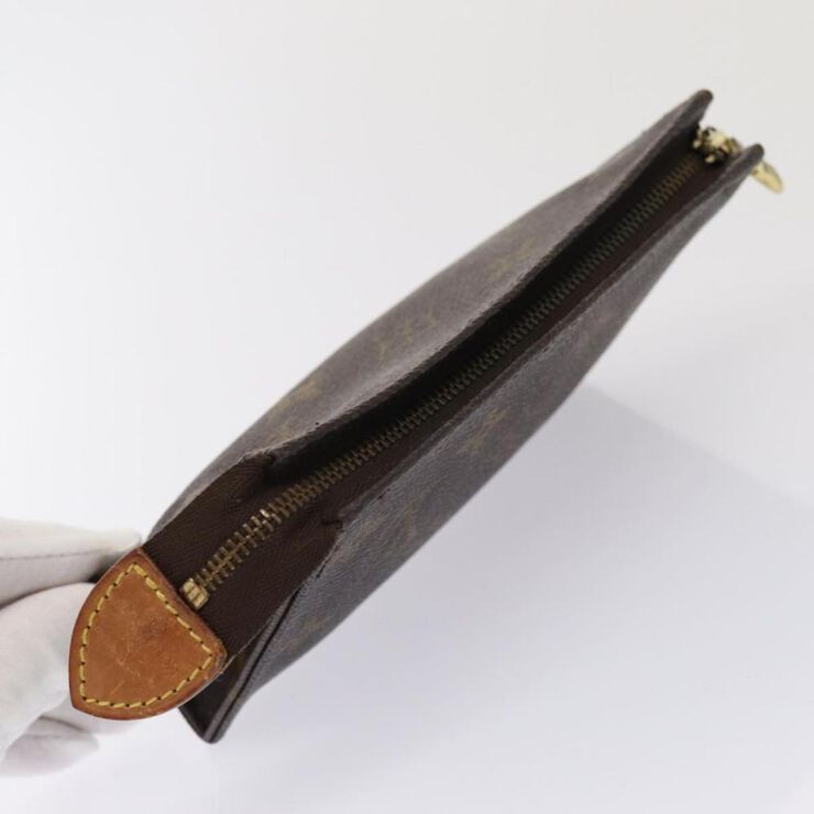 Louis Vuitton Poche Toilette