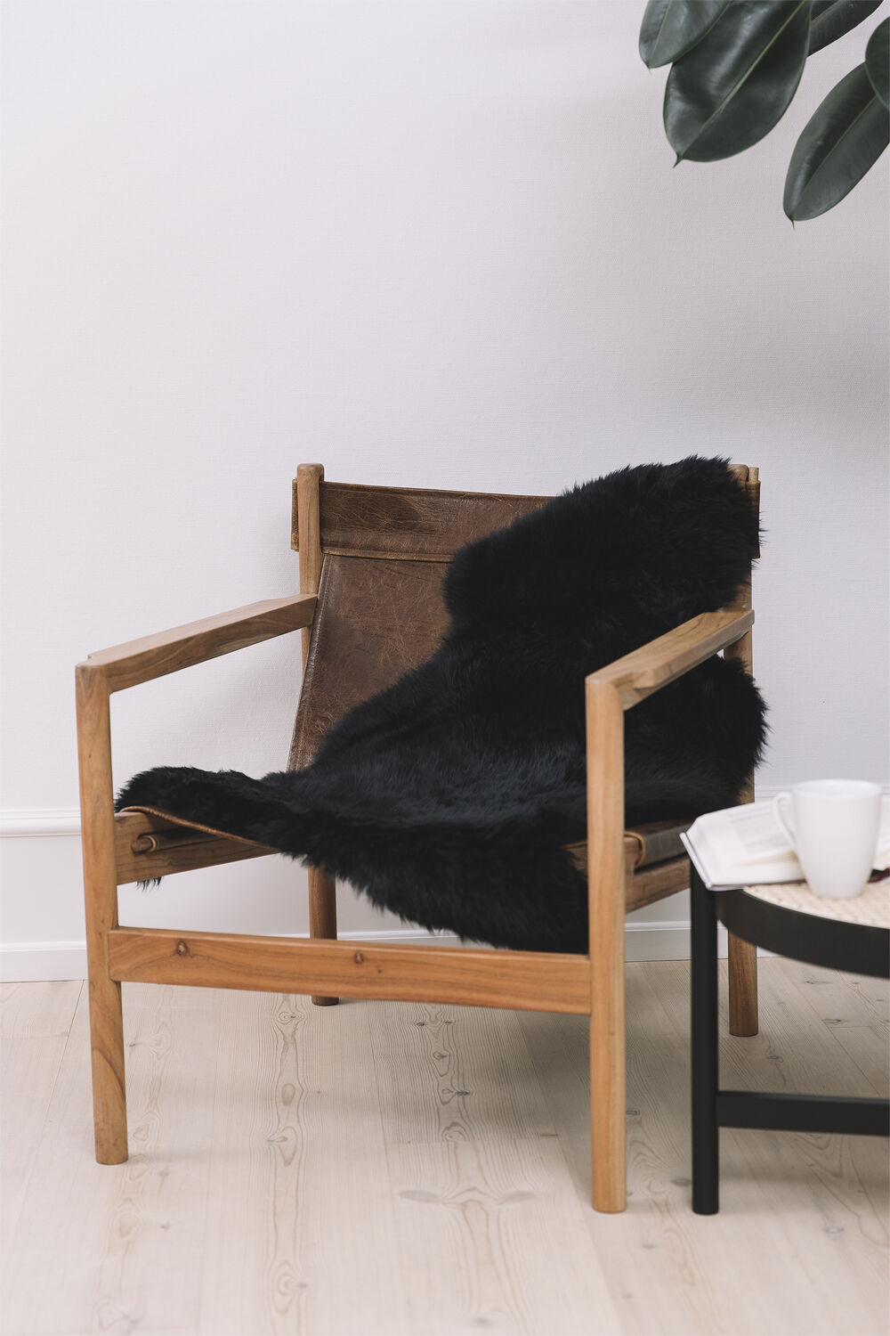 90cm-up New Zealand Sheepskin, Long Wool Black 90x60