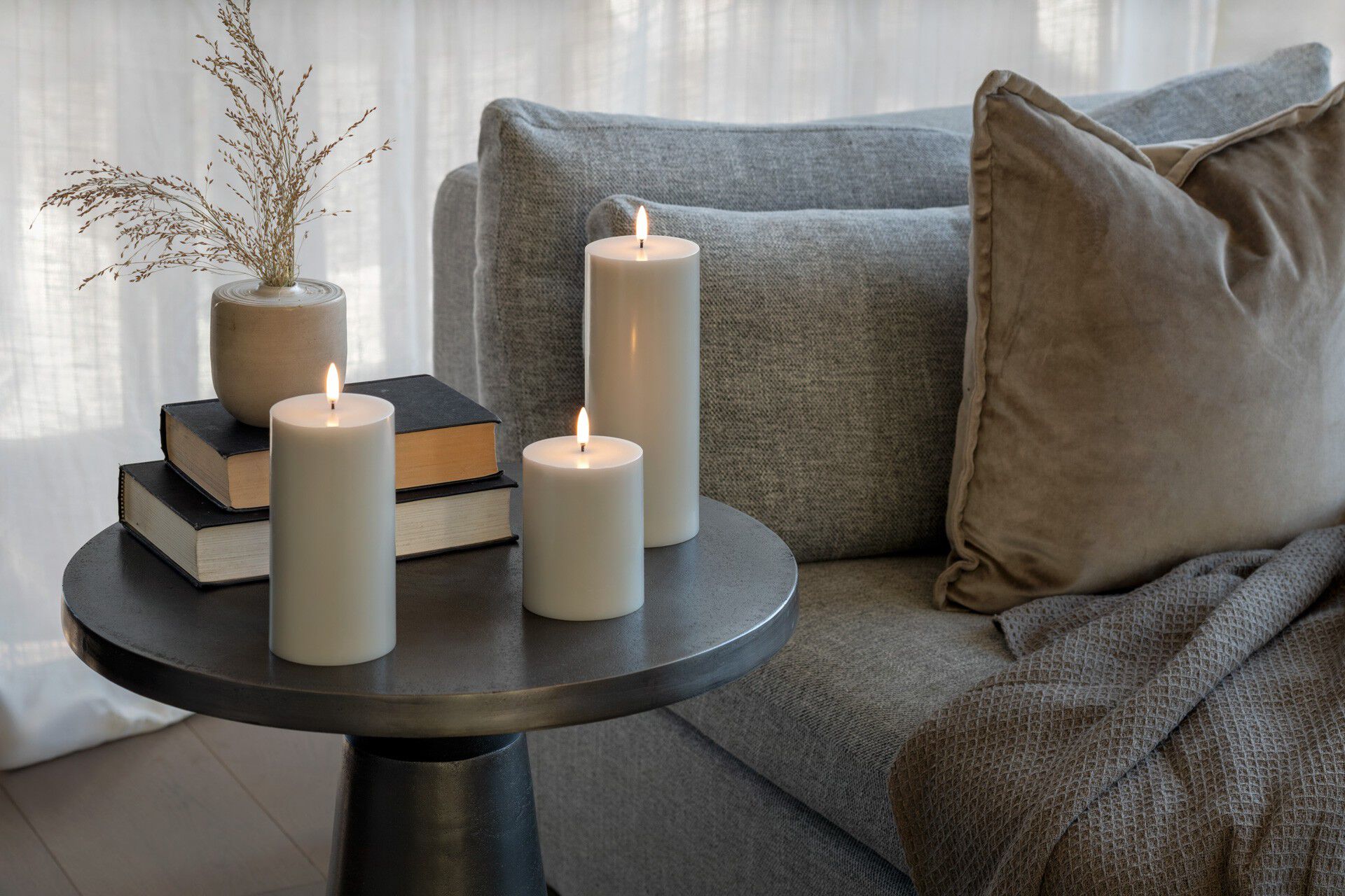 LED pillar candle, Oyster Grey, Smooth, 7,8x15 cm