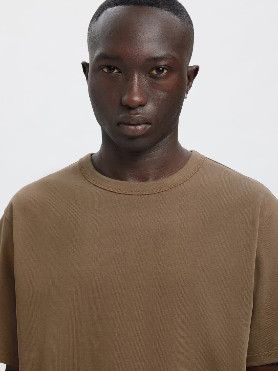 ANRRO SS O-NECK EMB TEE