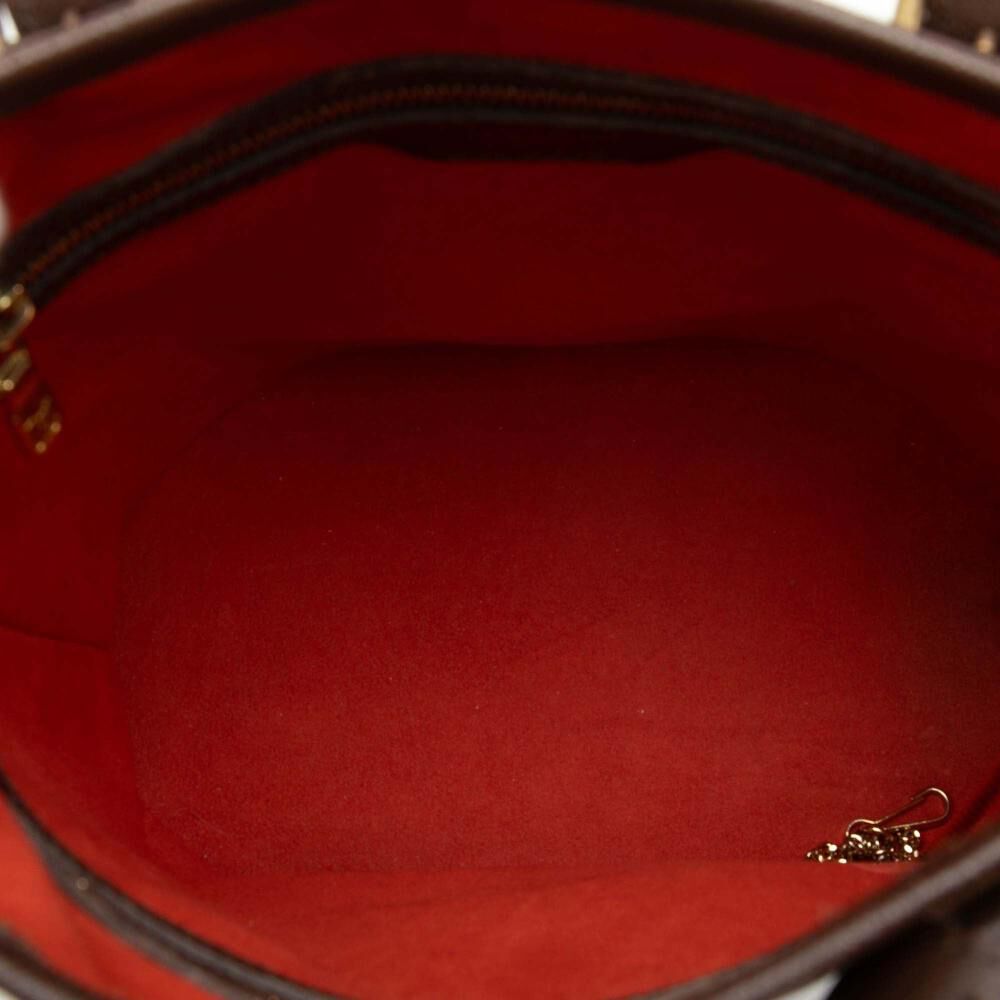 Louis Vuitton Marais