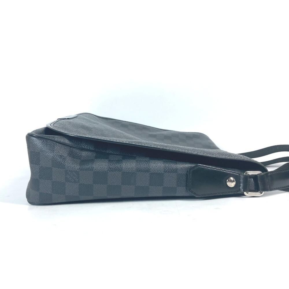 Louis Vuitton Messenger