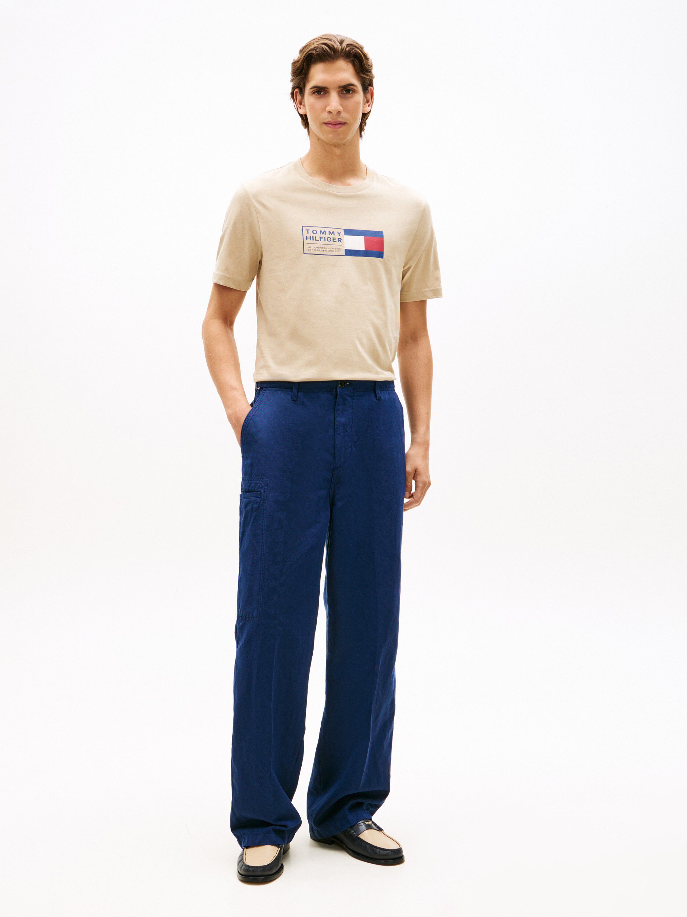 BRAND LOVE TEXT BOX TEE