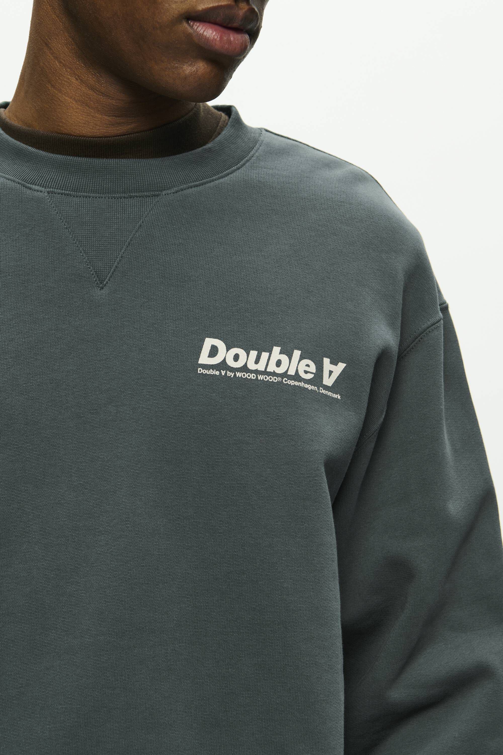 WWJames crew neck AAneue 25219