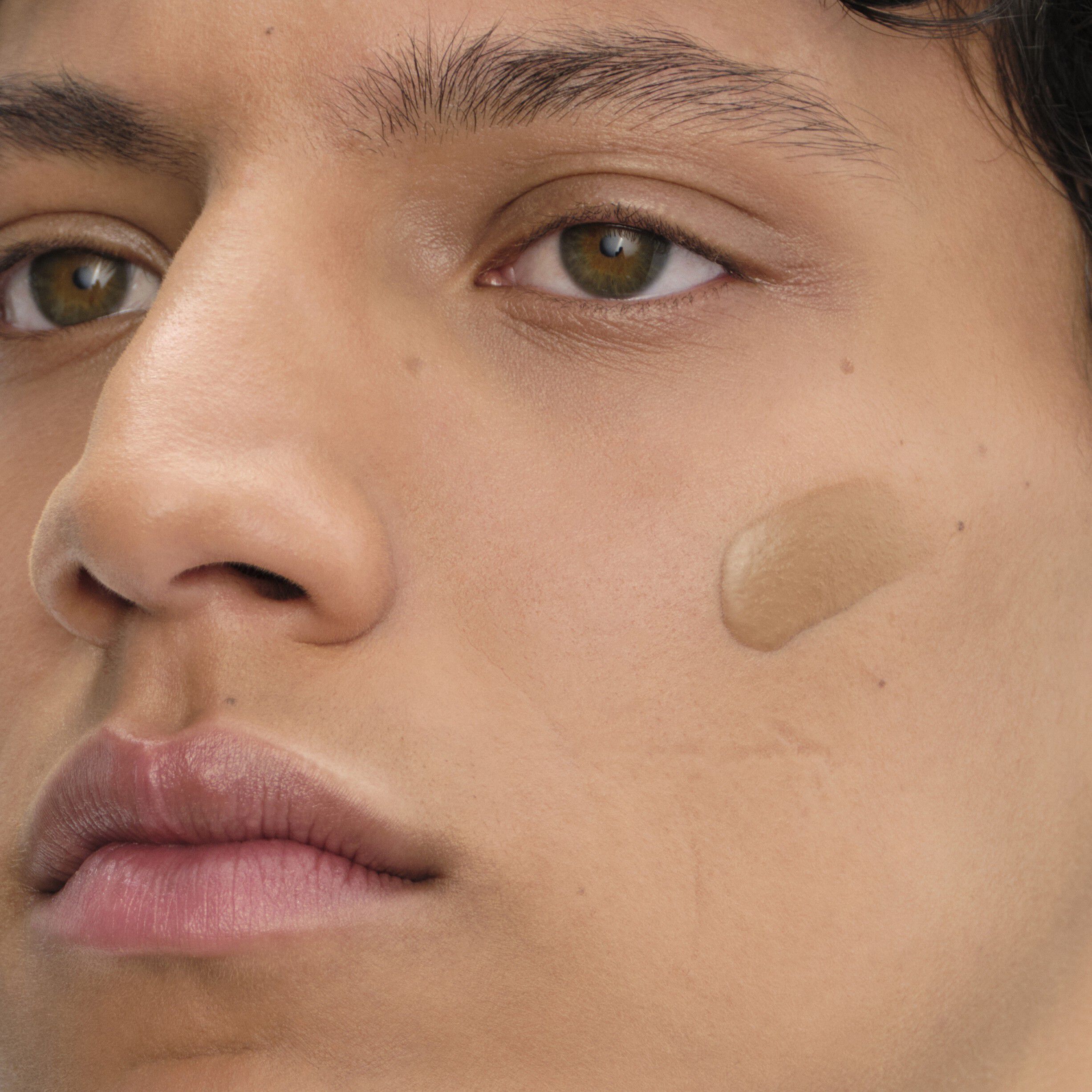 Reveal Skin Optimizing Foundation