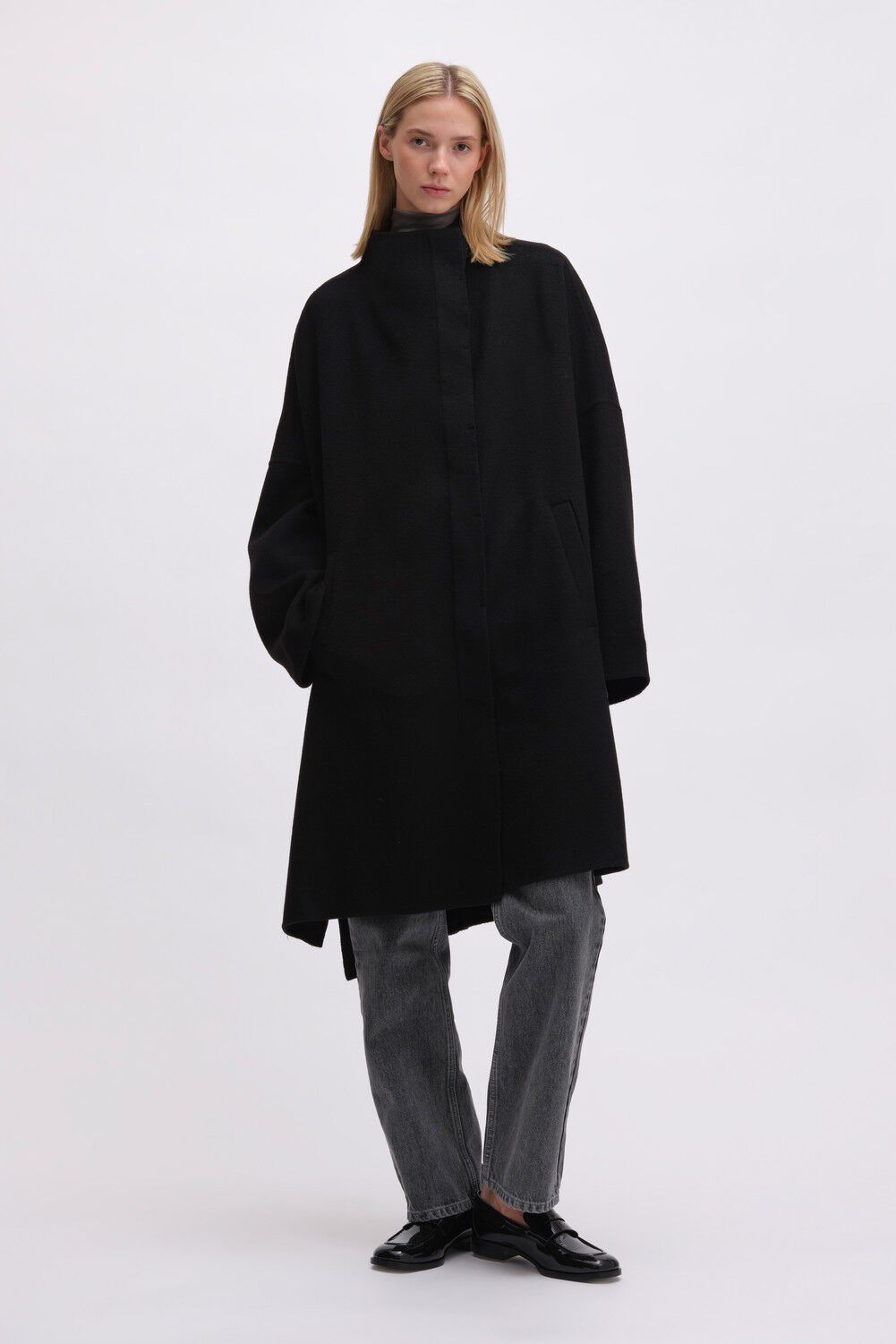 DRAPY WOOL COAT