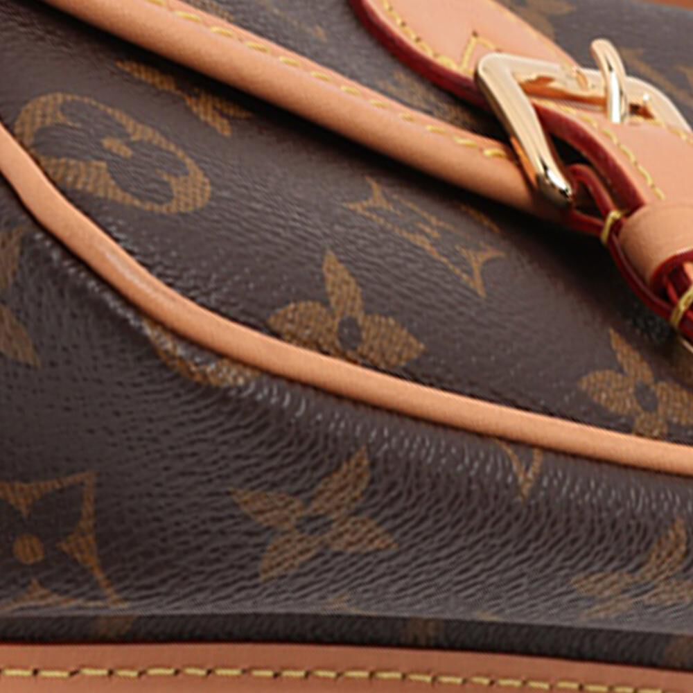 Louis Vuitton Shoulder Bags