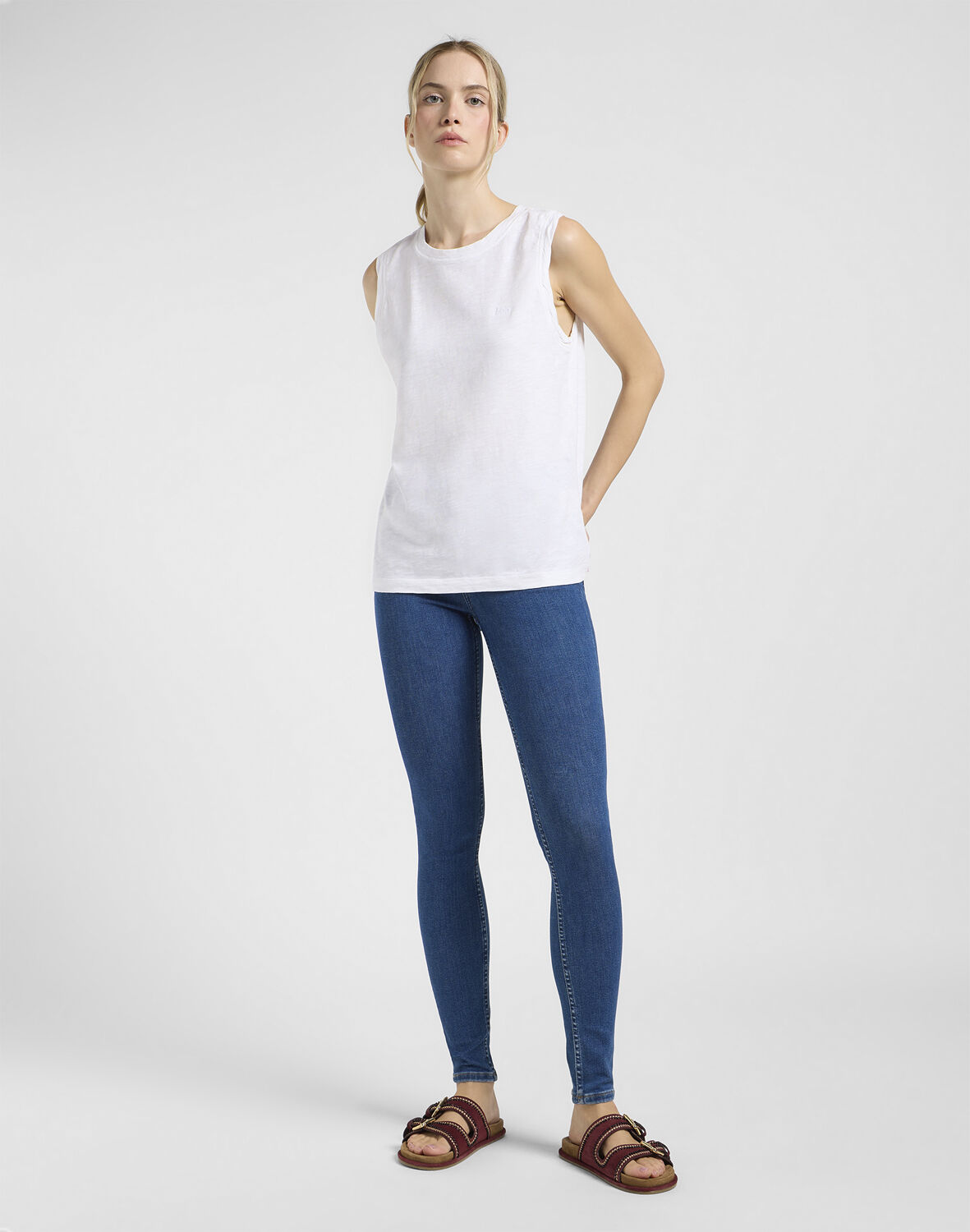 SCARLETT_HIGH CLEAN_RILEY