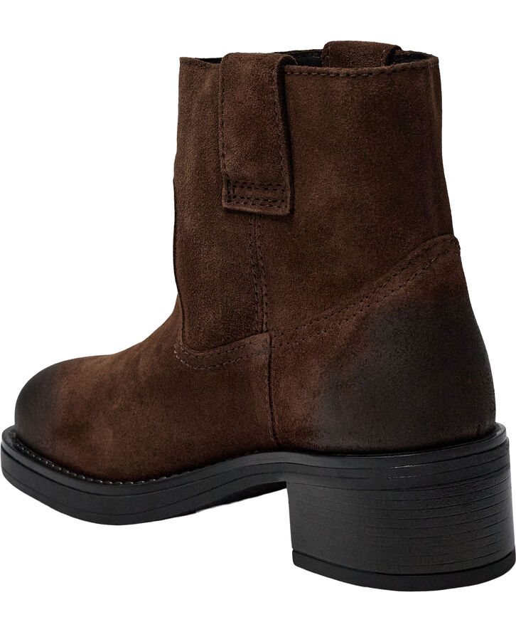 Jenny Suede