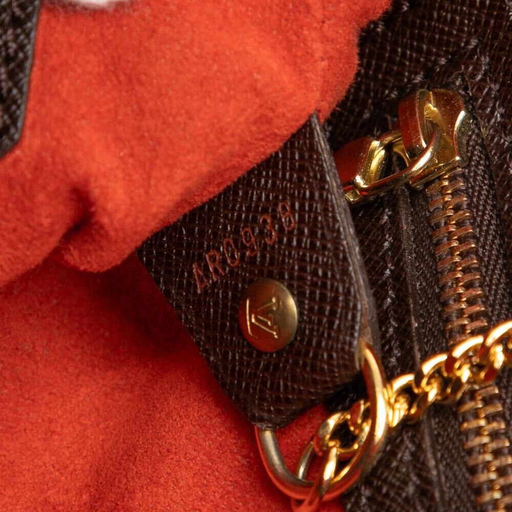 Louis Vuitton Marais