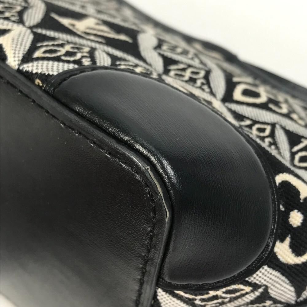 Louis Vuitton Bucket Bag