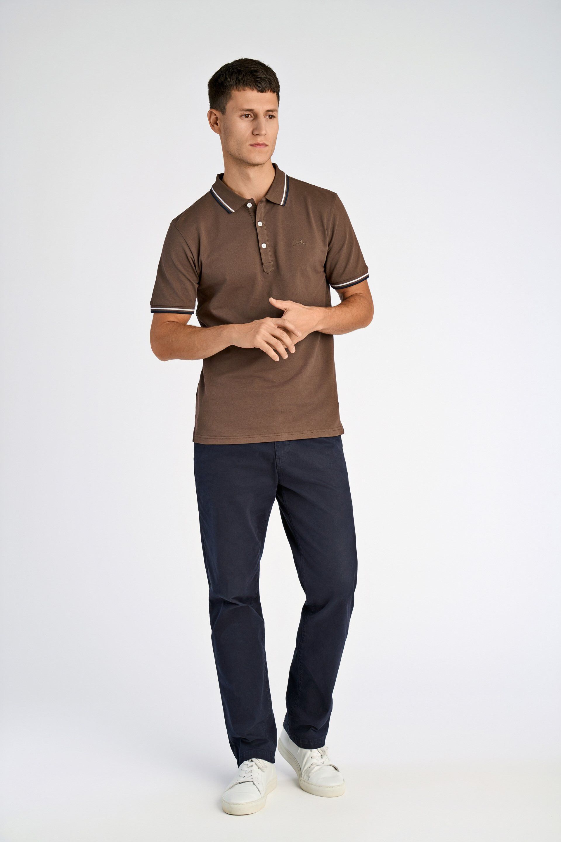 Polo shirt w. contrast piping