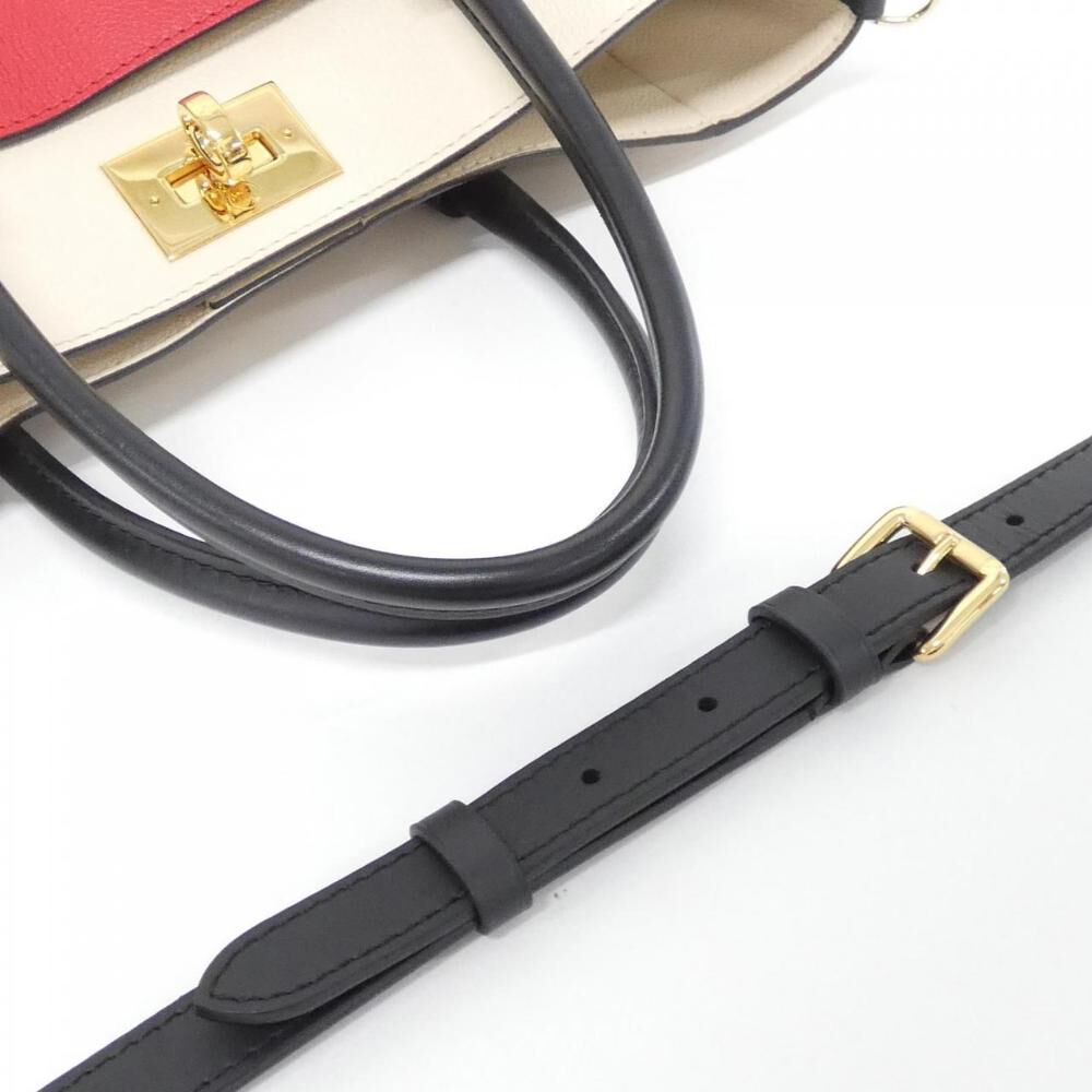 Louis Vuitton On My Side