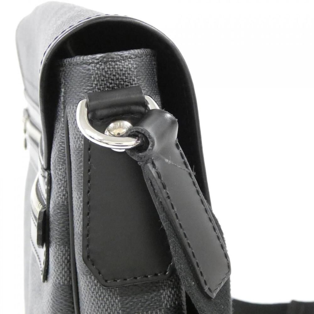 Louis Vuitton Messenger