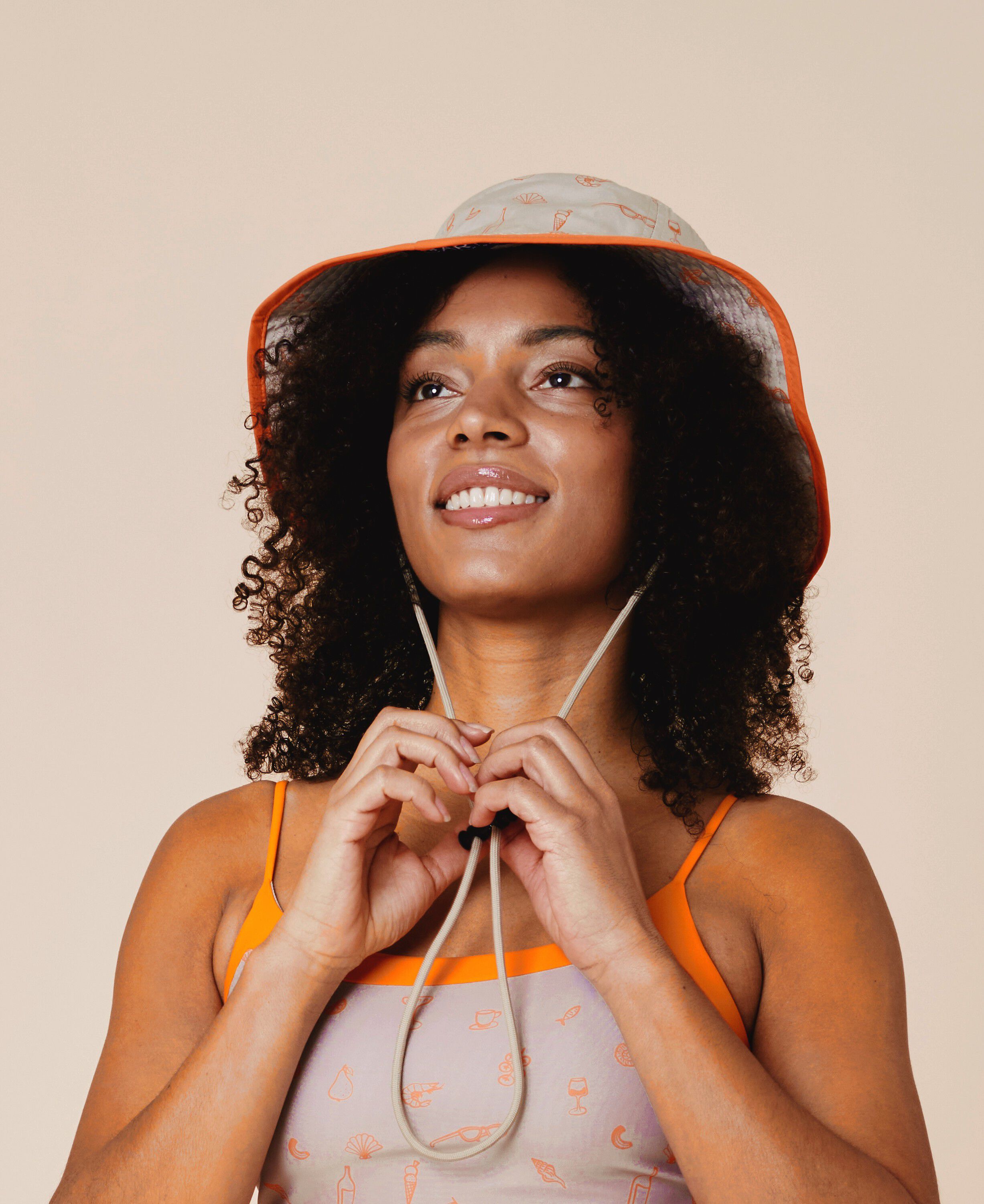 Dolce Vita bucket hat