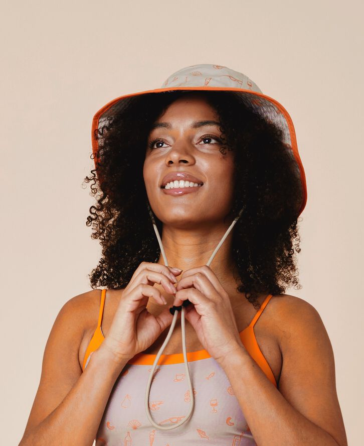 Dolce Vita bucket hat