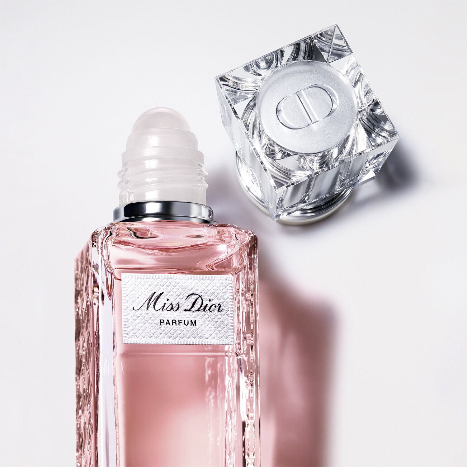Miss Dior Parfum Roller-Pearl On-The-Go Fragrance
