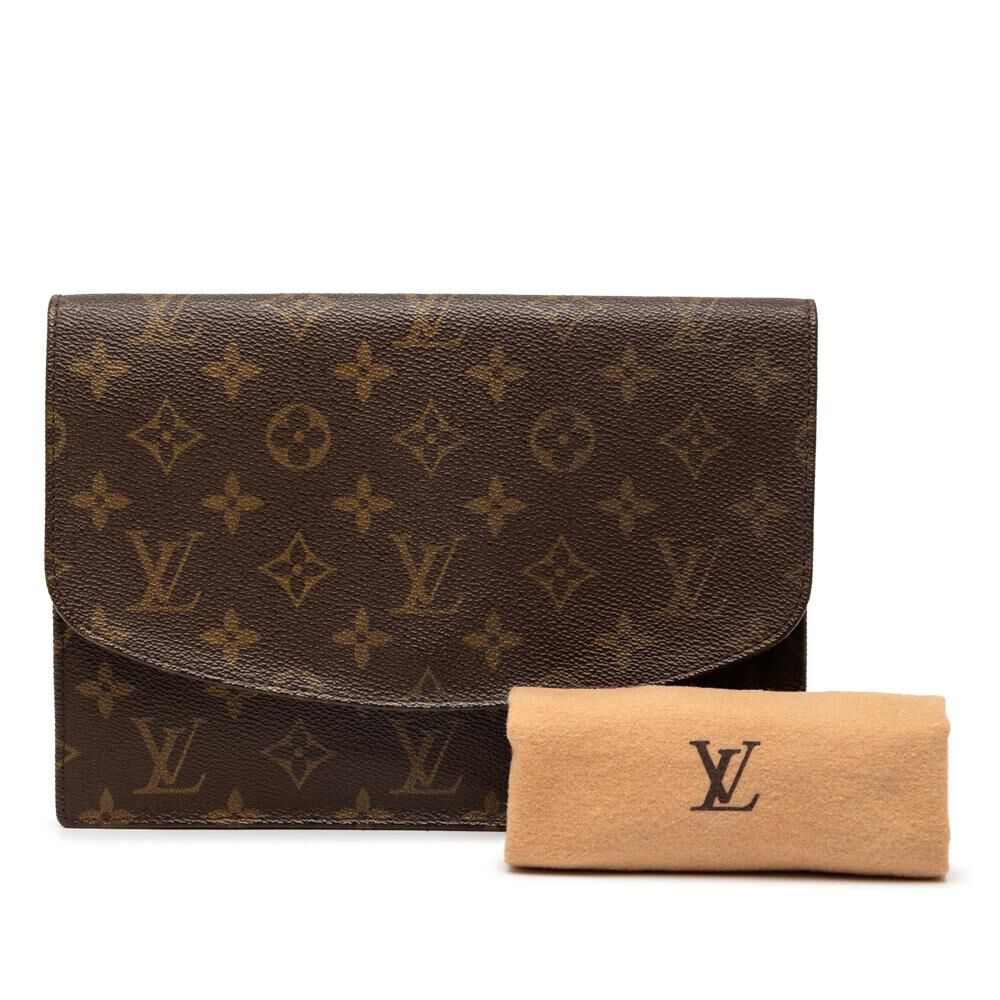 Louis Vuitton Clutch