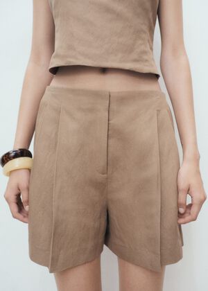 BERMUDA SHORTS. -- TERESA